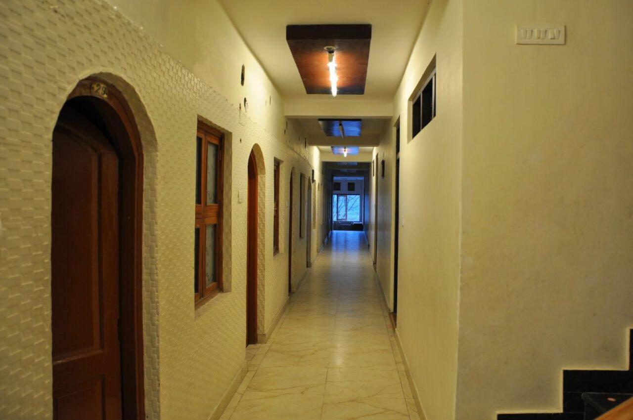 Hotel Ahuja נייניטל מראה חיצוני תמונה