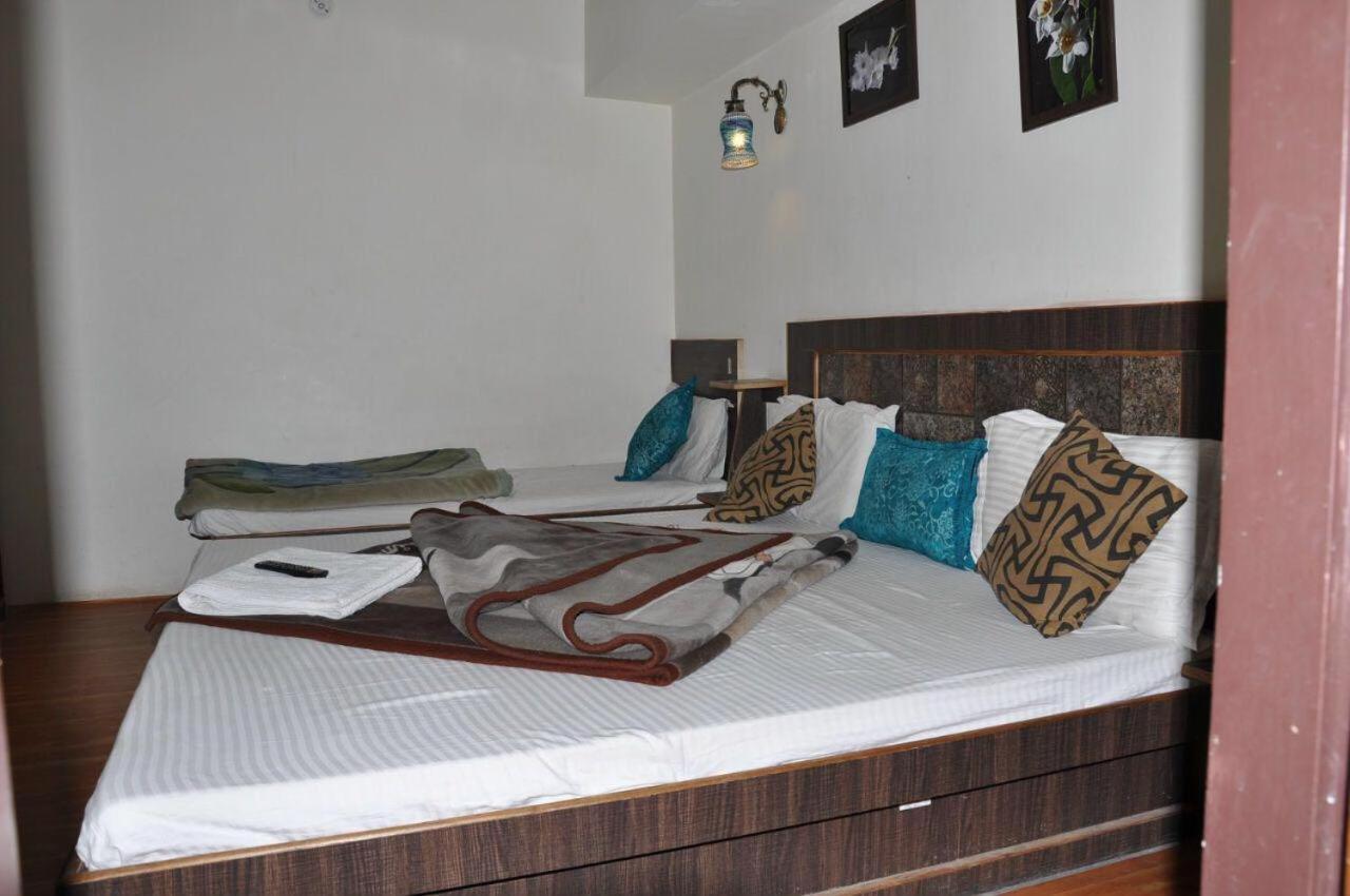 Hotel Ahuja נייניטל מראה חיצוני תמונה